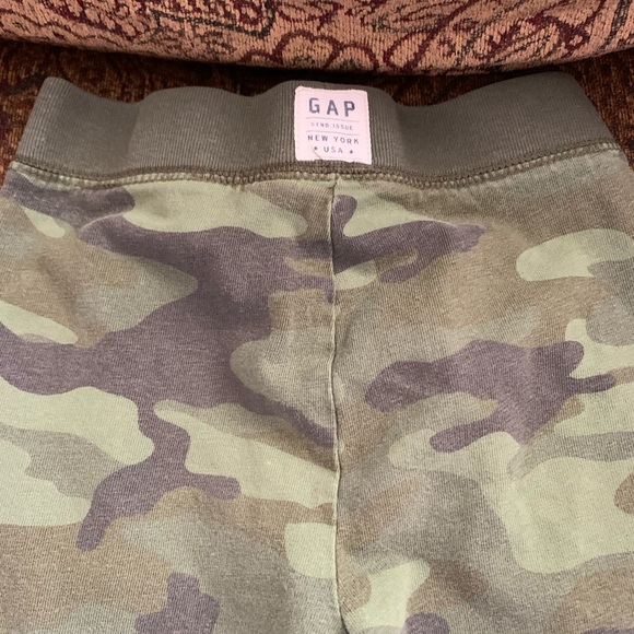 Gap Toddler Girl Camo Leggings/Joggers/Pants - Picture 5 of 5